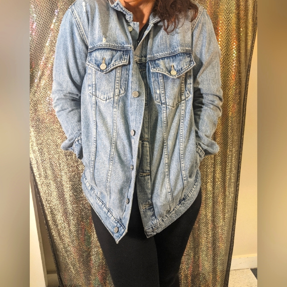 Unisex Lucky Brand oversized jean jacket. Size medium.